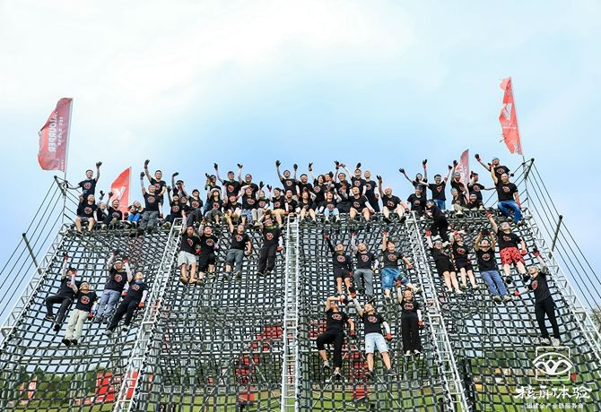 微木智能斯巴達勇士沖鋒賽團建